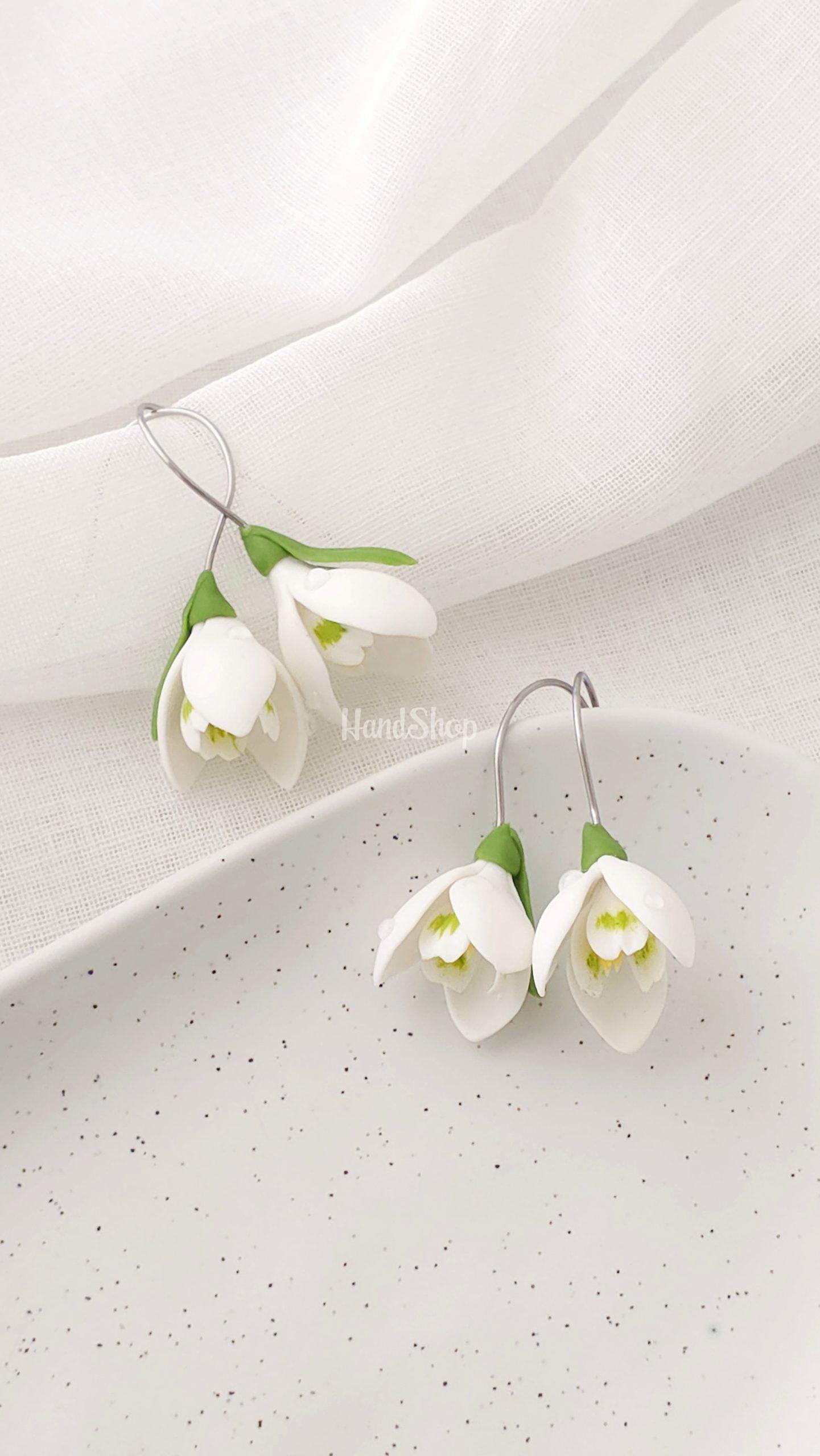 Жіночі сережки білі квіти підсніжники з полімерної глини Жіночі сережки білі квіти підсніжники з полімерної глини