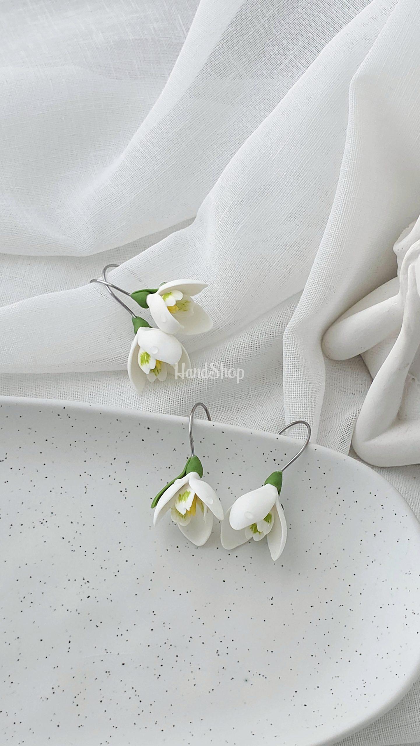 Жіночі сережки білі квіти підсніжники з полімерної глини Жіночі сережки білі квіти підсніжники з полімерної глини