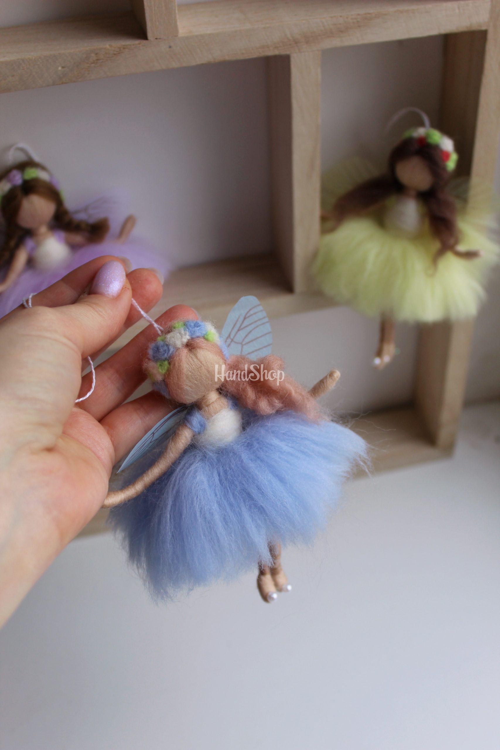 Лялечка валяна з вовни підвіска веснянка ангел з крилами Лялечка валяна з вовни підвіска веснянка ангел з крилами