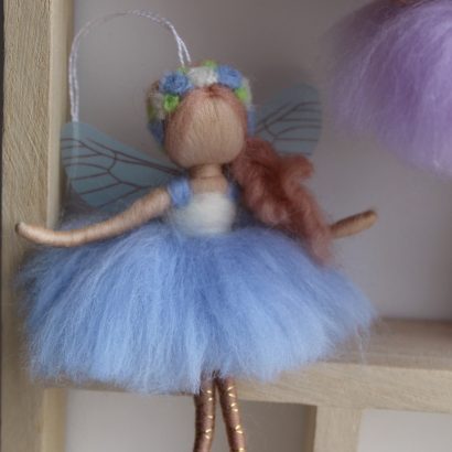 Лялечка валяна з вовни підвіска веснянка ангел з крилами
