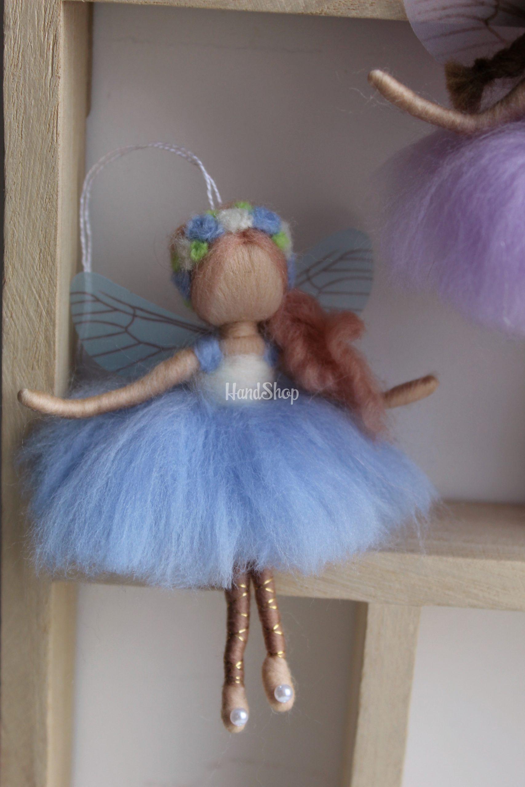Лялечка валяна з вовни підвіска веснянка ангел з крилами Лялечка валяна з вовни підвіска веснянка ангел з крилами