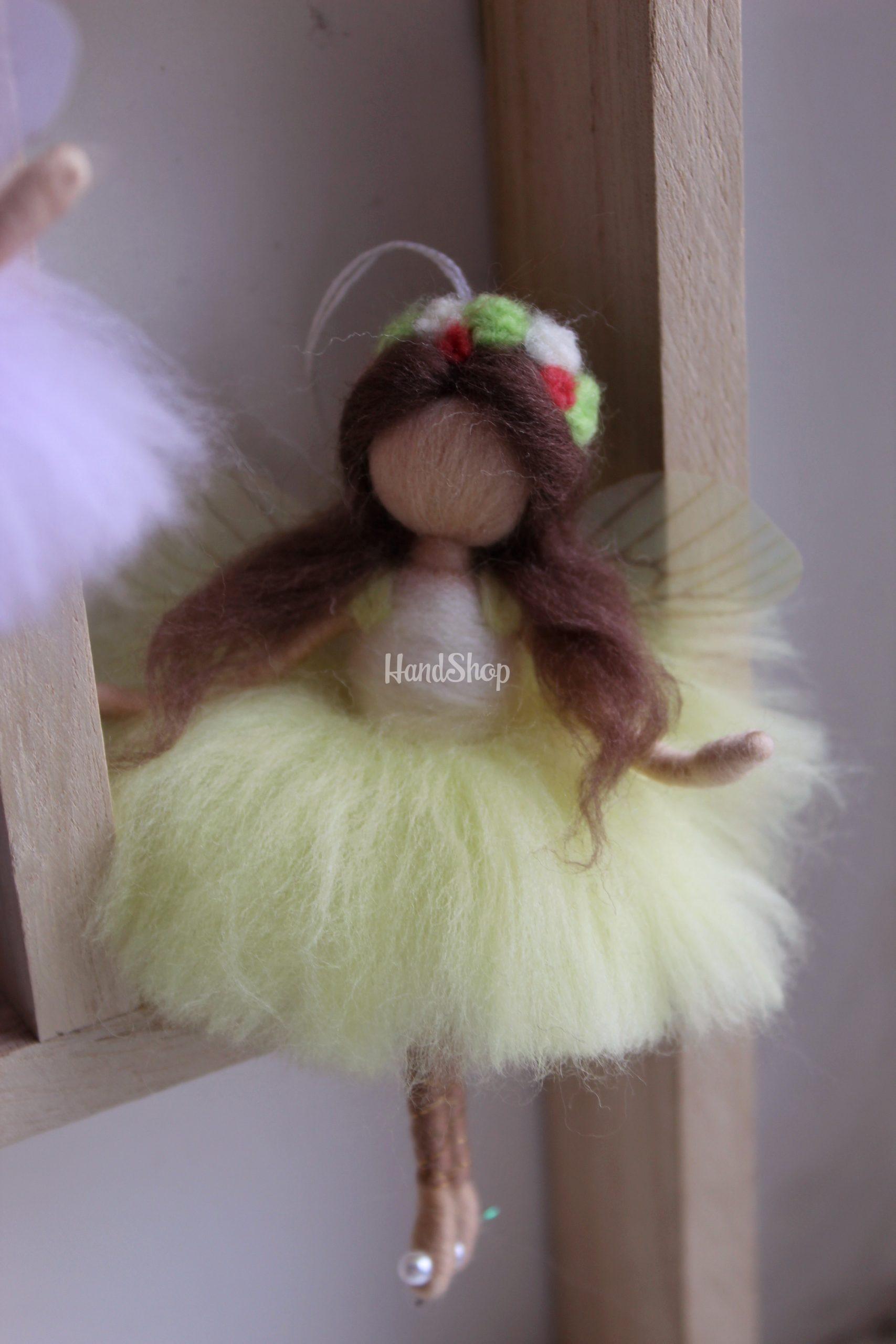 Лялечка сувенір з вовни підвіска веснянка ангел з крилами Лялечка сувенір з вовни підвіска веснянка ангел з крилами