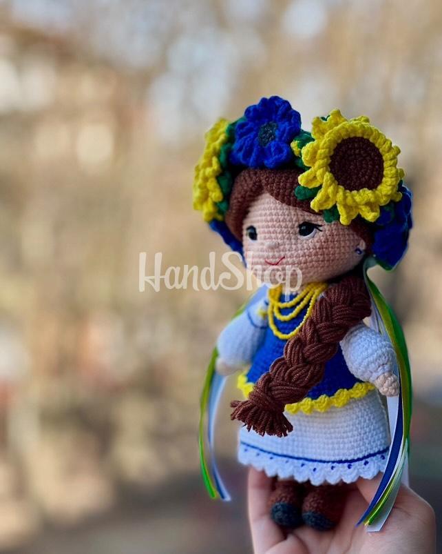 Сувенірна в’язана лялька україночка віночок квіти соняшники Сувенірна в’язана лялька україночка віночок квіти соняшники