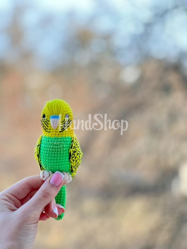 Авторська іграшка в’язаний папуга в жовто-зеленому кольорі Авторська іграшка в’язаний папуга в жовто-зеленому кольорі