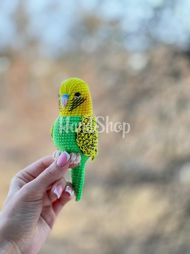 Авторська іграшка в’язаний папуга в жовто-зеленому кольорі Авторська іграшка в’язаний папуга в жовто-зеленому кольорі