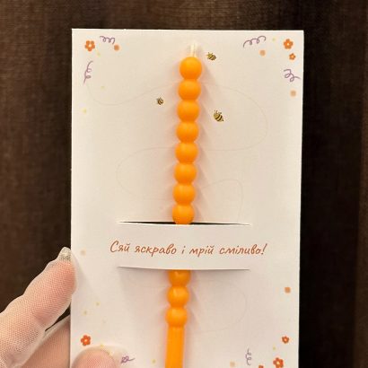 Святкова листівка 12 х 8 см зі свічкою, сірником та чіркалом