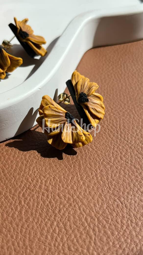 Святкові жіночі сережки квітка половинки з полімерної глини Святкові жіночі сережки квітка половинки з полімерної глини