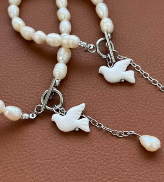 Намисто колье та браслет білі голубки глина, річкові перли