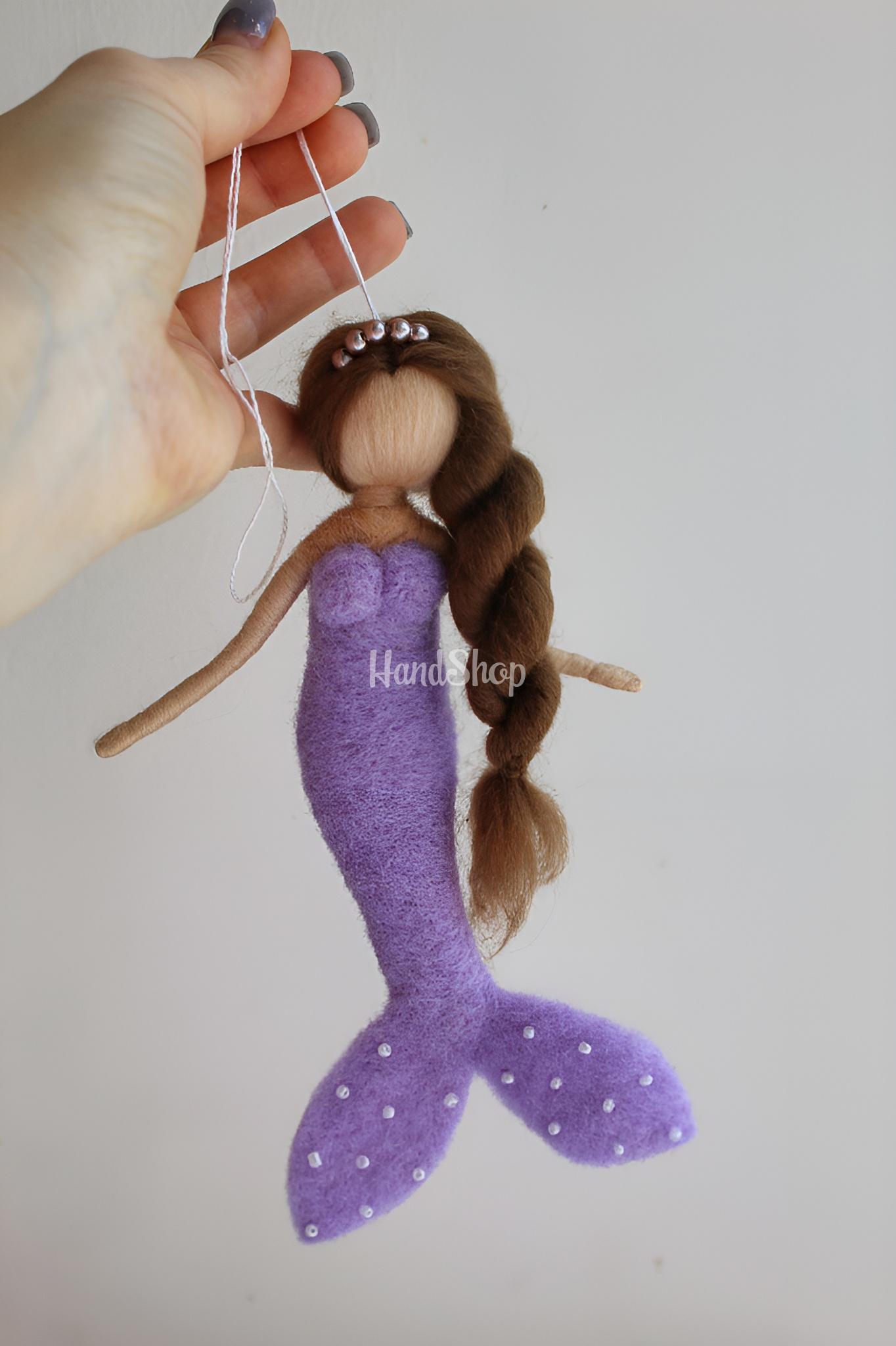 Сувенірна лялька підвіска казкова русалонька фіолетова Сувенірна лялька підвіска казкова русалонька фіолетова