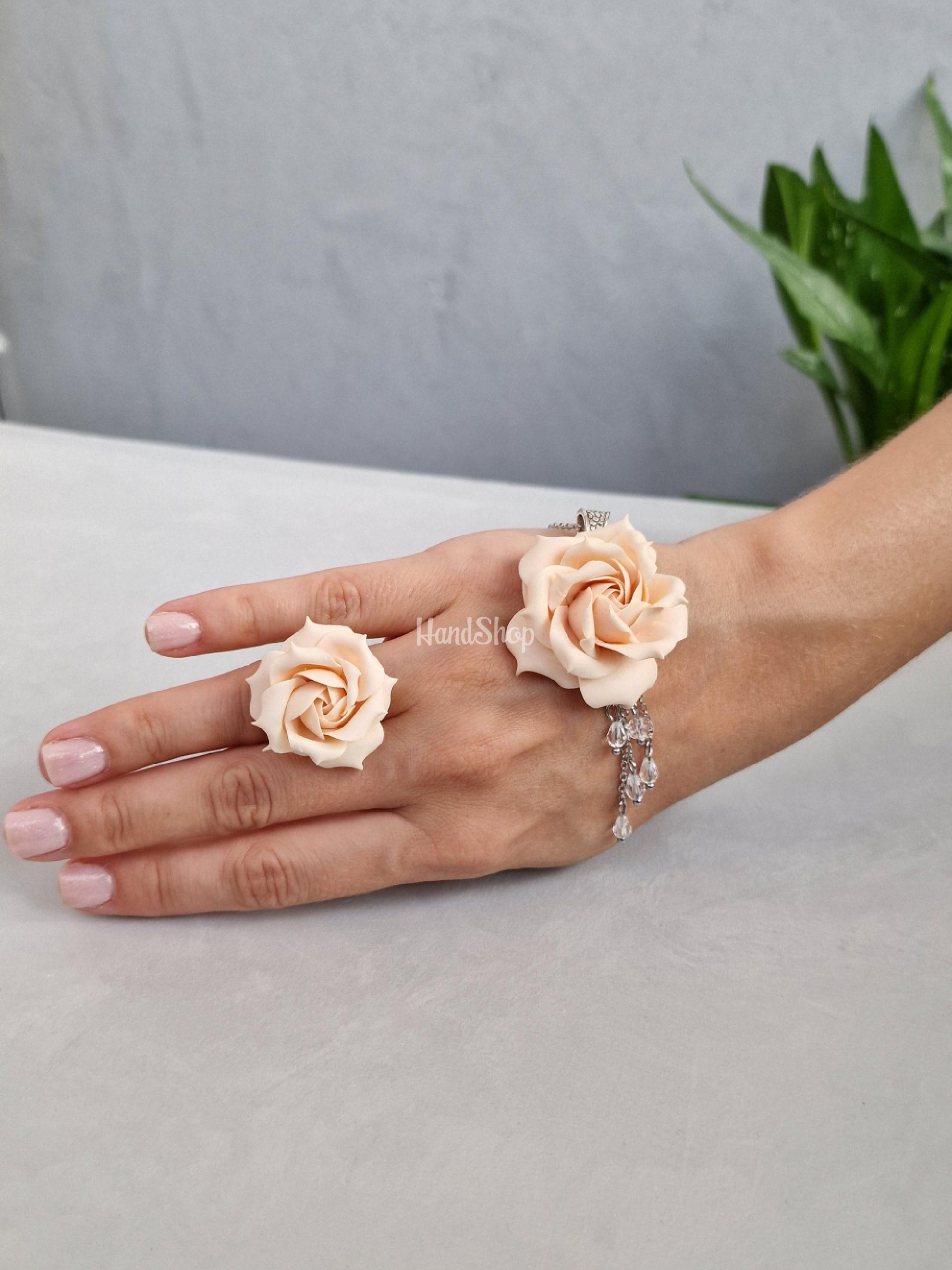 Комплект прикрас полімерна глина кулон, колечко троянда Комплект прикрас полімерна глина кулон, колечко троянда