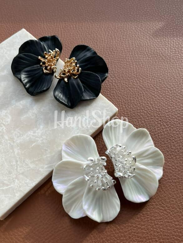 Стильні великі сережки чорна квітка половинки глина Стильні великі сережки чорна квітка половинки глина