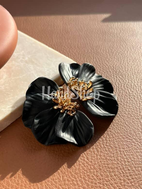 Стильні великі сережки чорна квітка половинки глина Стильні великі сережки чорна квітка половинки глина