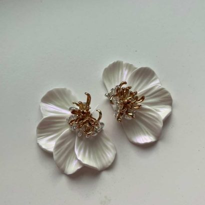 Стильні великі сережки квітка половинки глина перламутр