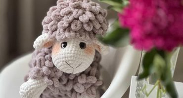 В'язана велика дитяча іграшка вівця ручної роботи - теплий та милозвучний подарунок до Нового 2026 року! В'язана велика дитяча іграшка вівця ручної роботи - теплий та милозвучний подарунок до Нового 2026 року!