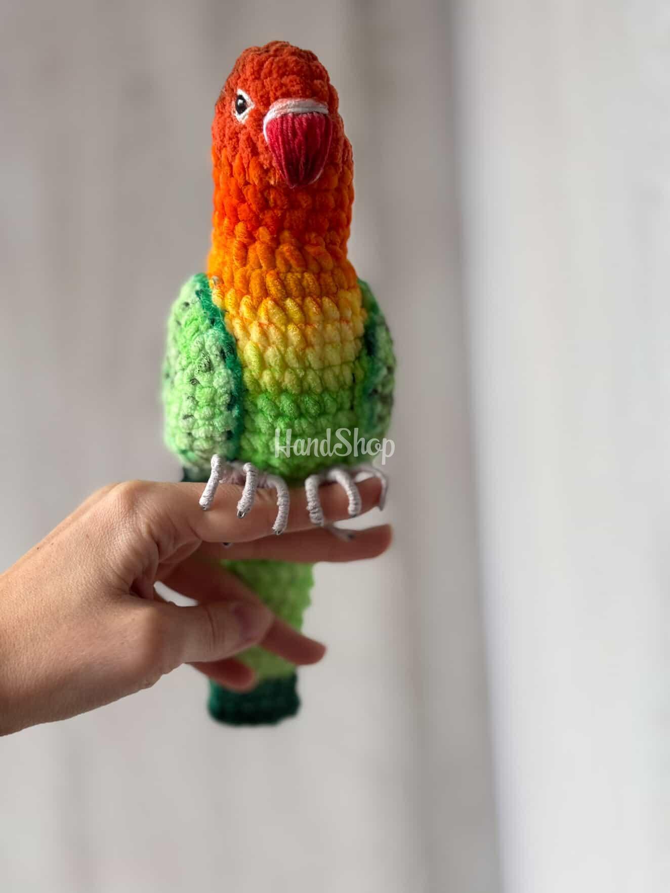 Авторська іграшка в’язаний папуга нерозлучик, 26 см Авторська іграшка в’язаний папуга нерозлучик, 26 см