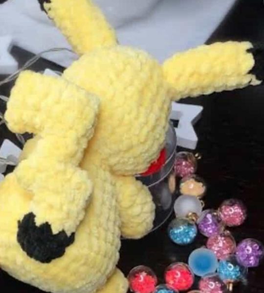 Велика дитяча в'язана іграшка сувенірна Покемон