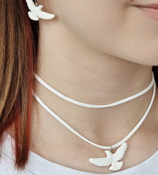 Комплект сережки та кулон білі пташки голубки зі глини