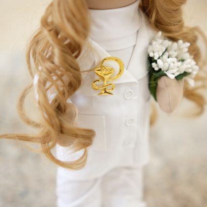 Сувенірна велика авторська інтер’єрна лялька лікарка