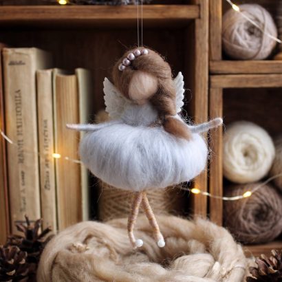 Лялечка валяна з вовни підвіска ангел в блакинтній сукні