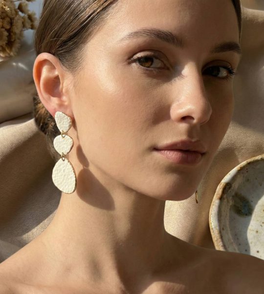 Авторські геометричні довгі морські сережки корал глина