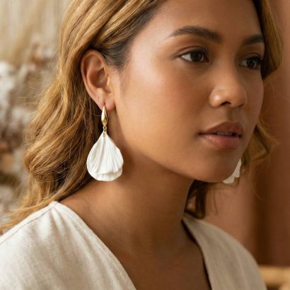 Жіночі авторські довгі сережки пелюстки квіти (на вибір!)