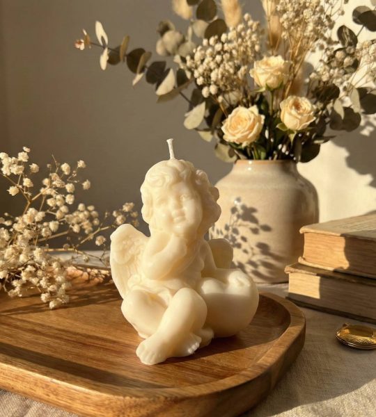 Авторська сувенірна романтична свічка Купідон 2026