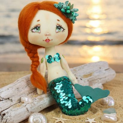 Інтер’єрна маленька лялька сувенірна рудоволоса русалочка