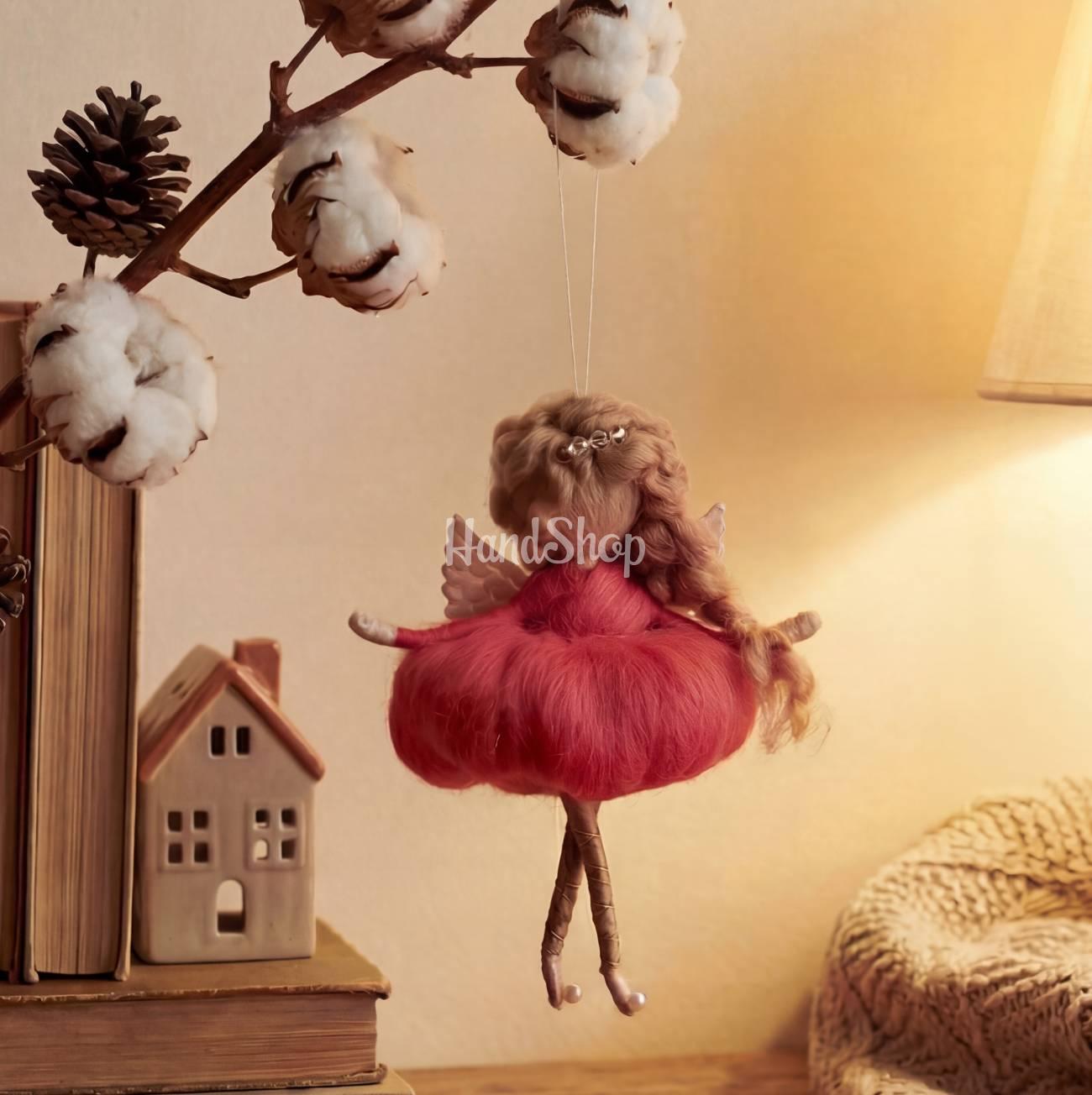 Дитяча лялечка сувенір ангел з вовни в яскравій сукні феєчка Дитяча лялечка сувенір ангел з вовни в яскравій сукні феєчка