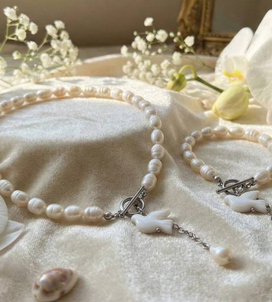 Намисто кольє та браслет білі голубки глина, річкові перли