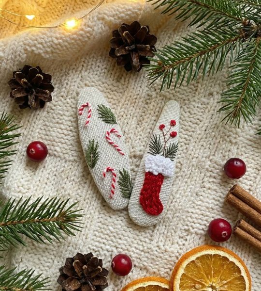 Різдвяні заколки льодяники чобіток, ручна вишивка 2 шт!