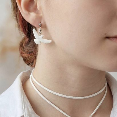 Набір білі сережки та кулон пташки голубки глина