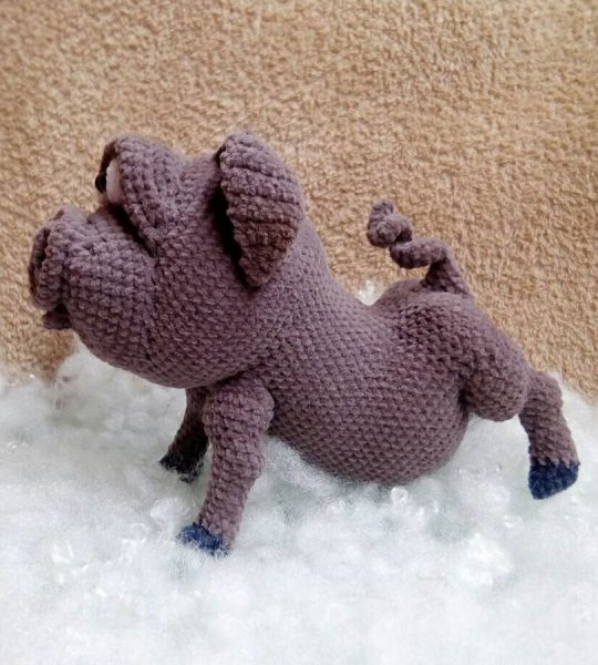 Вязанные игрушки крючком новогодняя игрушка свинья