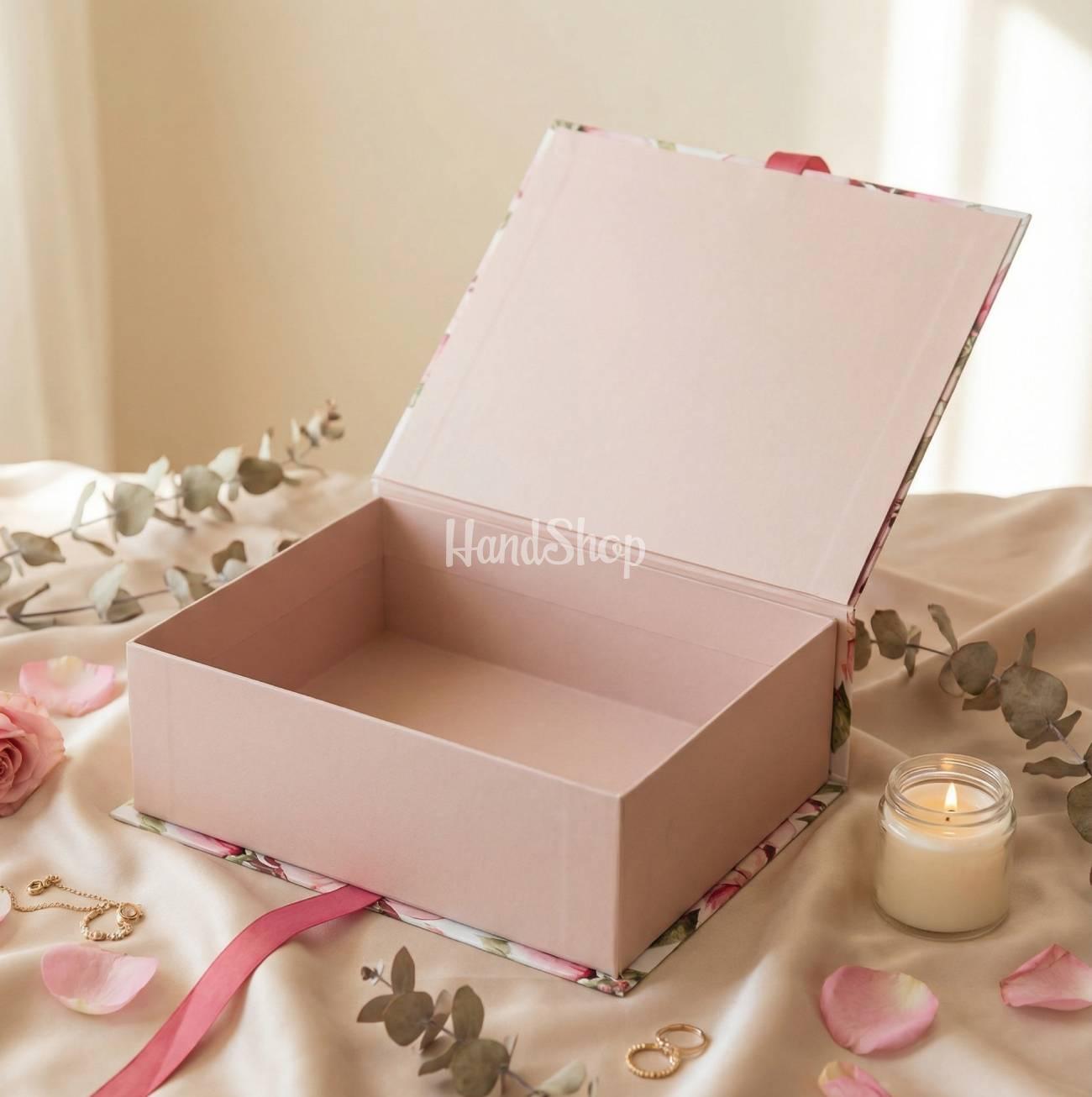 Велика подарункова коробка магнолії для одягу, солодощів, пляшок Велика подарункова коробка магнолії для одягу, солодощів, пляшок