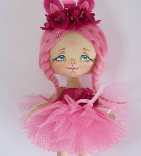 Кукла единорожка с розовыми волосами