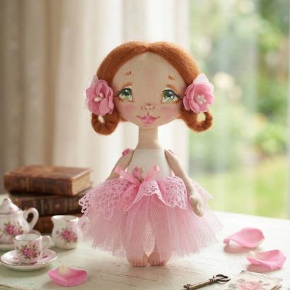 Дитяча лялька іграшкова балерина у пишній рожевій сукні