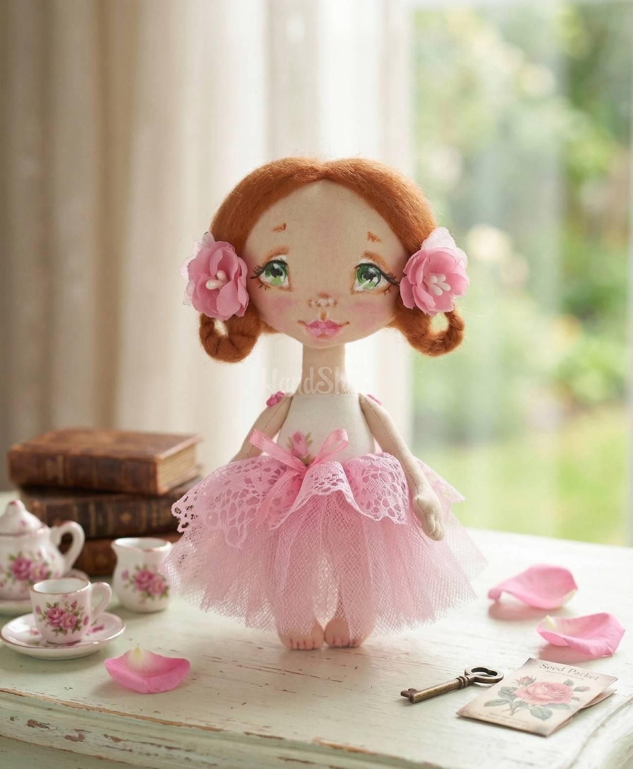 Дитяча лялька іграшкова балерина у пишній рожевій сукні Дитяча лялька іграшкова балерина у пишній рожевій сукні