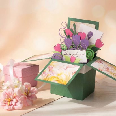 Жіноча об'ємна листівка коробочка 3d квіти тюльпани
