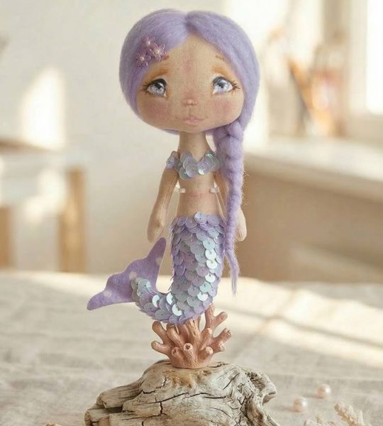 Сувенирная кукла русалочка с фиолетовыми волосами