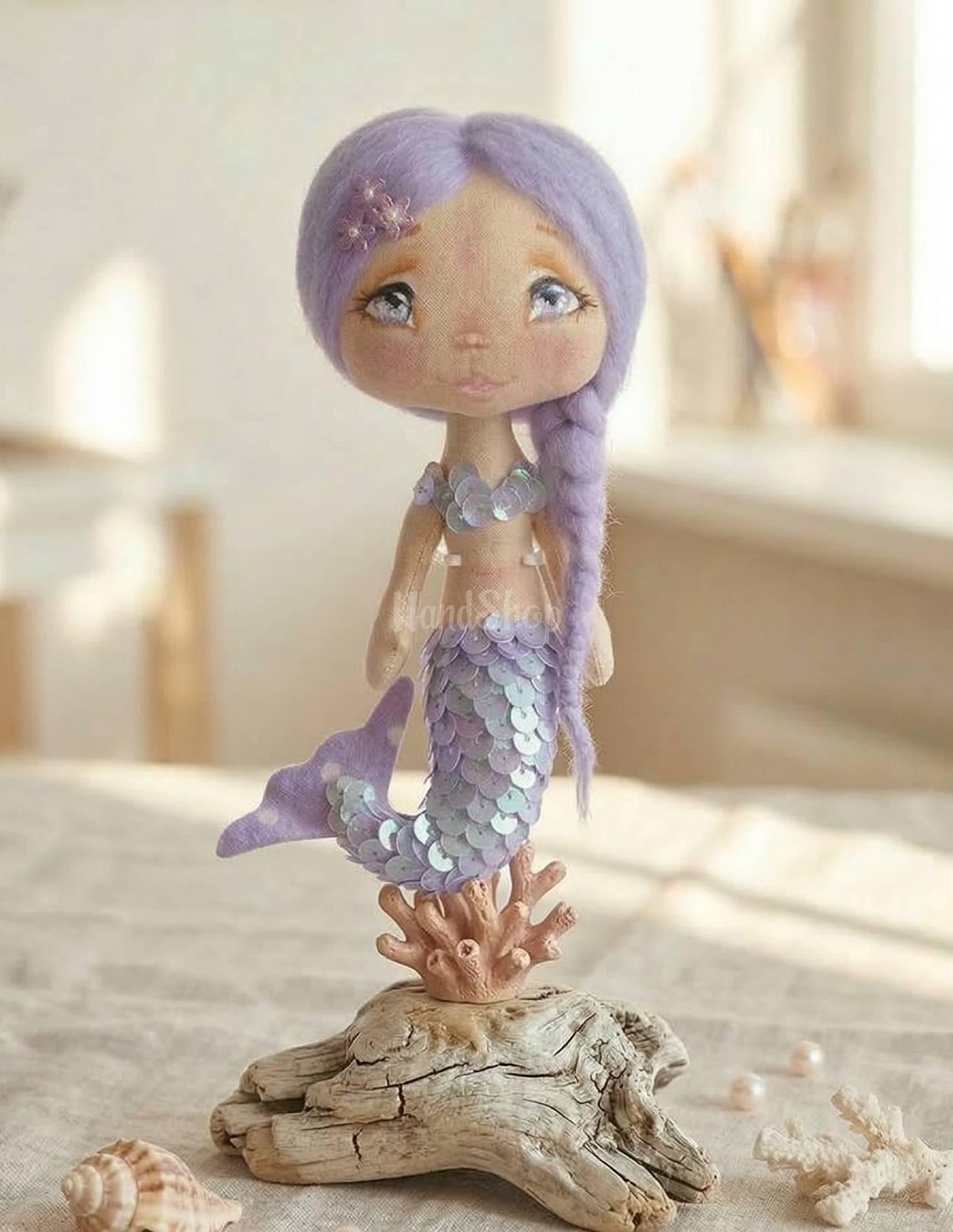 Сувенирная кукла русалочка с фиолетовыми волосами Сувенирная кукла русалочка с фиолетовыми волосами