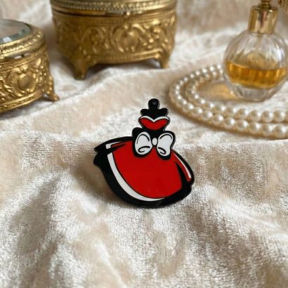 Брошка жіноча червона сукня дерево ручний розпис