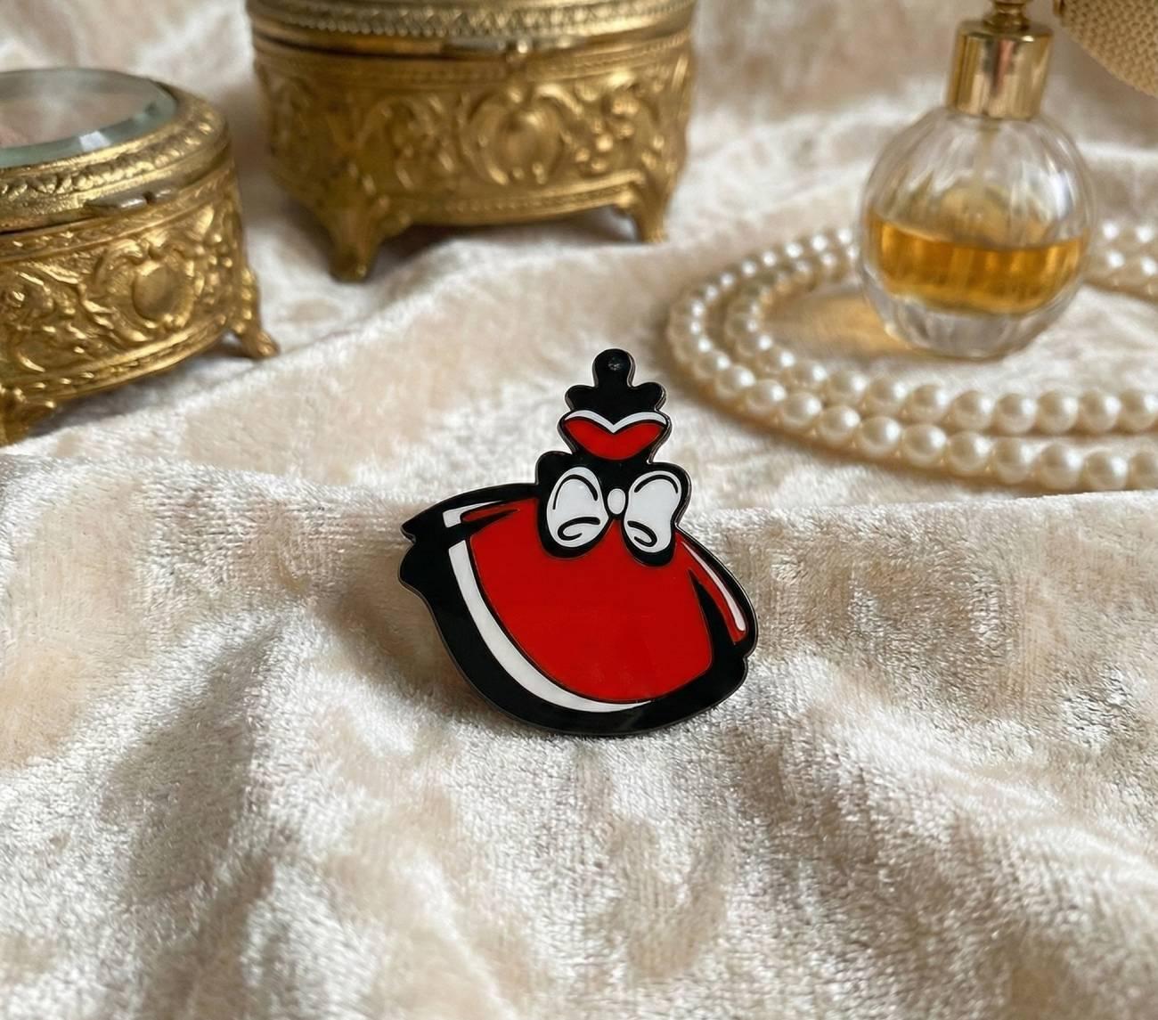 Брошка жіноча червона сукня дерево ручний розпис Брошка жіноча червона сукня дерево ручний розпис