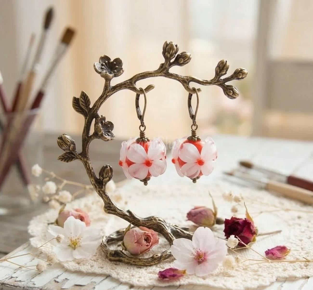 Жіночі сережки намистини лемпворк квіти червноні скло Жіночі сережки намистини лемпворк квіти червноні скло