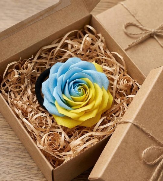 Резинка для волос цветок ручной работы роза Ukraine