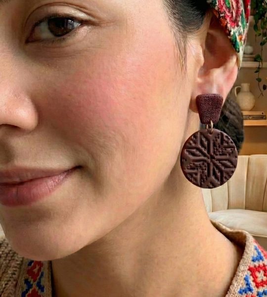 Стильні жіночі круглі сережки узори з полімерної глини