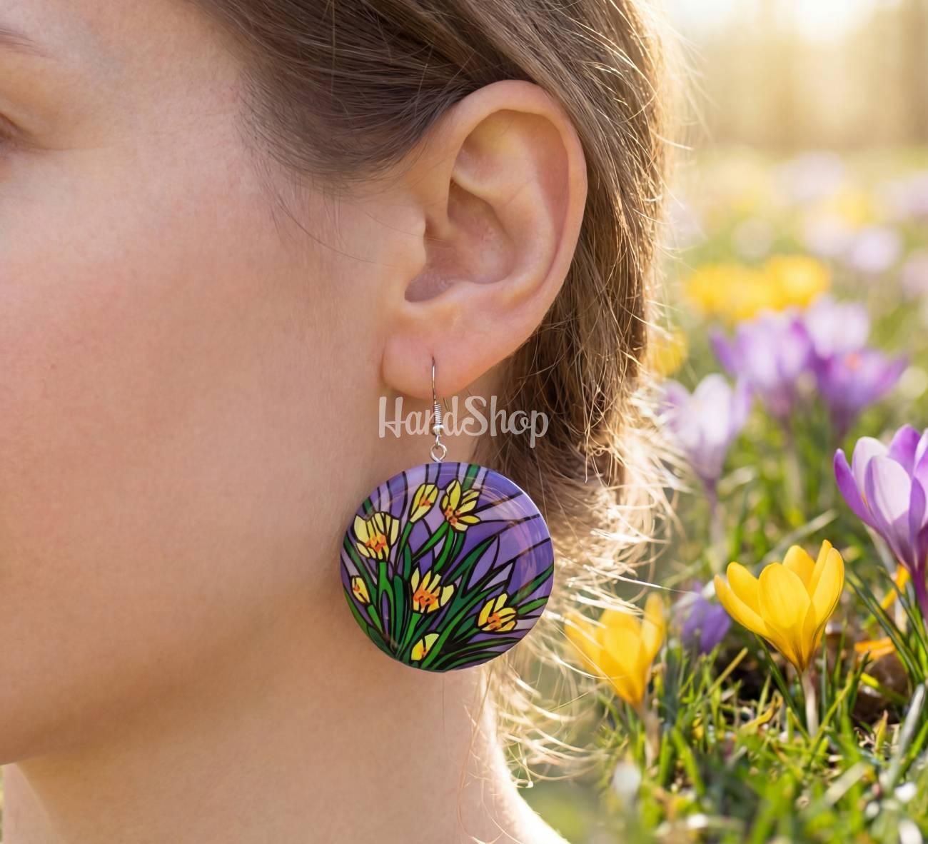 Круглі сережки квіти жовті крокуси ручного розпису Круглі сережки квіти жовті крокуси ручного розпису
