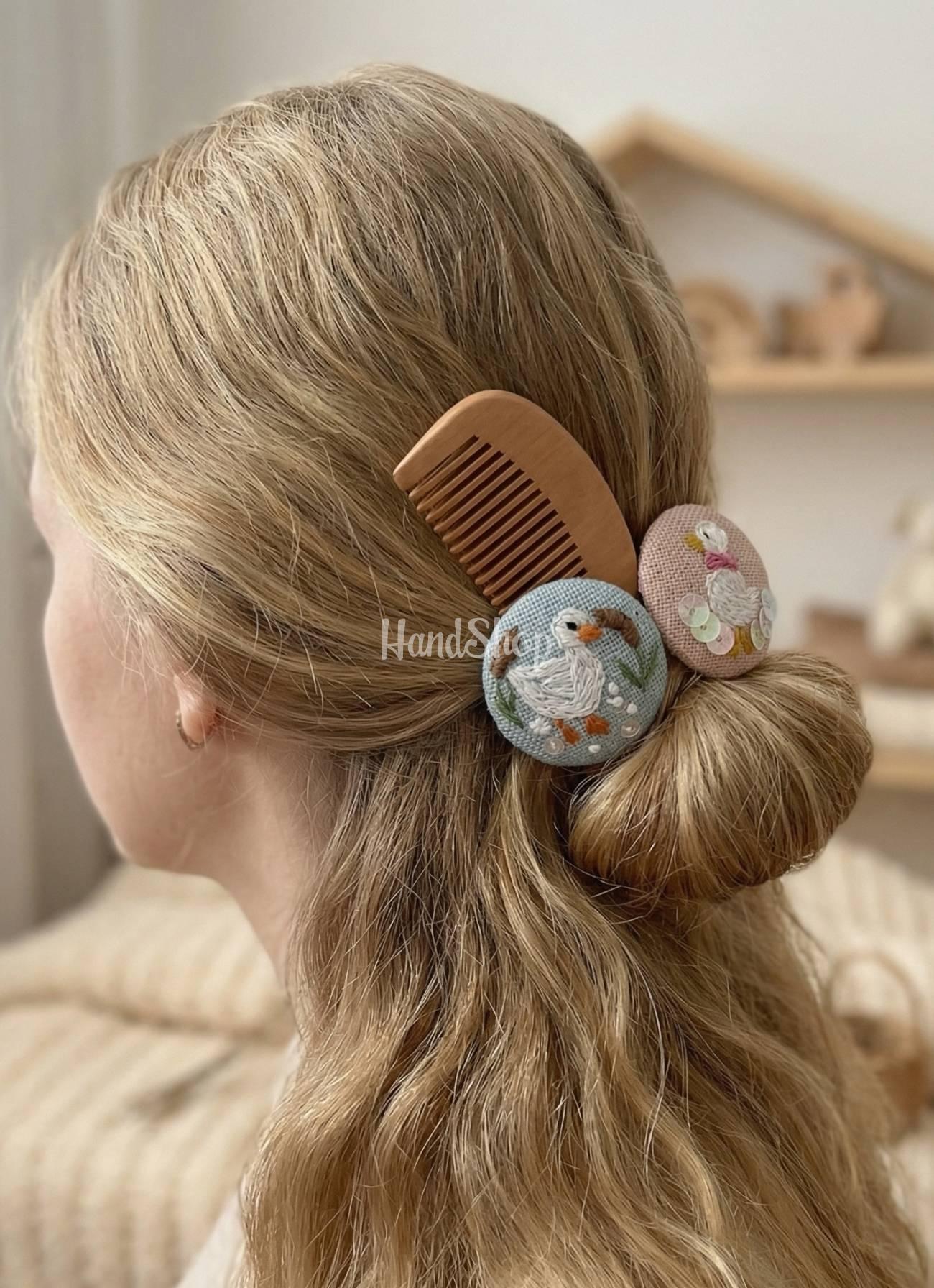 Дитячі резинки для волосся білі гуси, ручна вишивка 2 шт Дитячі резинки для волосся білі гуси, ручна вишивка 2 шт