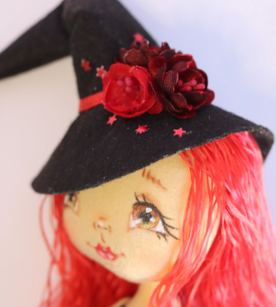 Авторська інтер’єрна лялька відьмочка сувенірна love