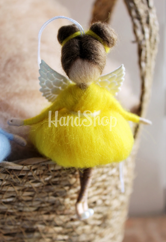 Сувенірна пара янголи ляльки в сукнях прапору України Сувенірна пара янголи ляльки в сукнях прапору України