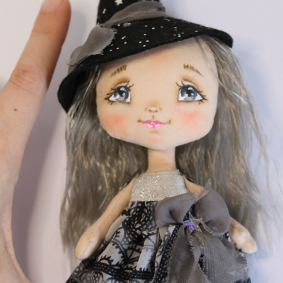 Маленька авторська інтер'єрна сувенірна лялька відьмочка