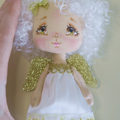 Сувенірна лялька з кудрявим волоссям ангелик